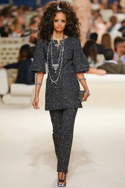 Look 26
